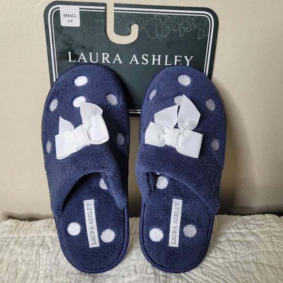 Laura Ashley Women's Slippers Size S 5-6 Memory Foam Preppy Cozy NWT - Picture 2 of 7